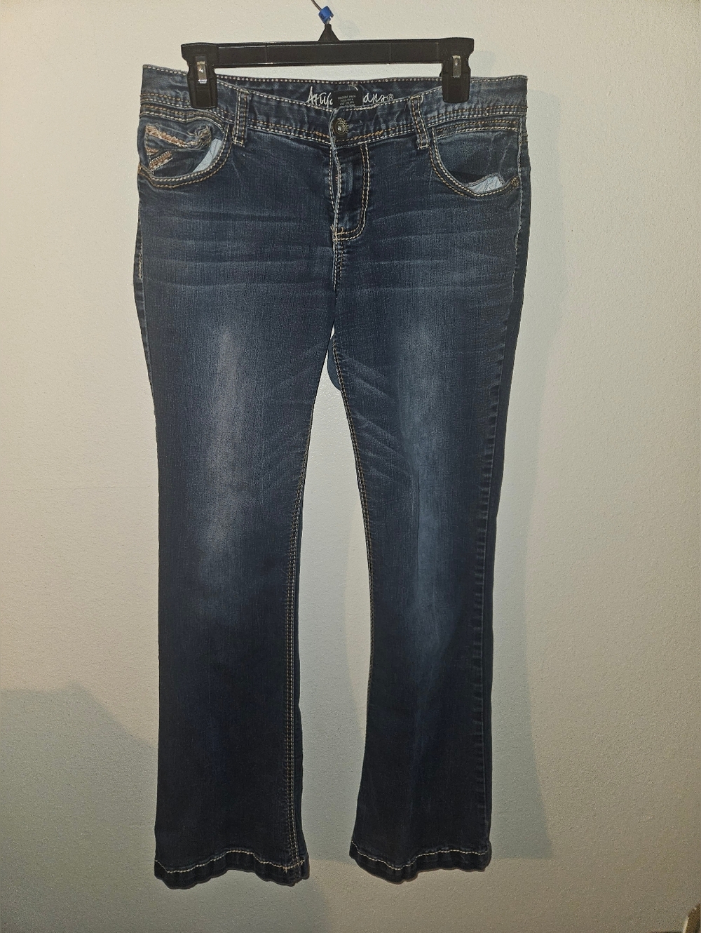 Ariya Womans Blue Jeans Size 11/12